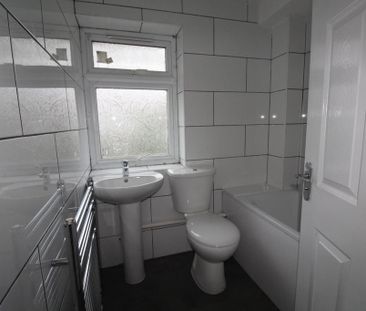 4 bedroom terraced house to rent - Photo 2