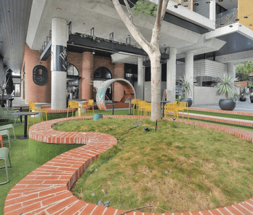 Stunning 2 bedroom apartment in amazing complex - Photo 3