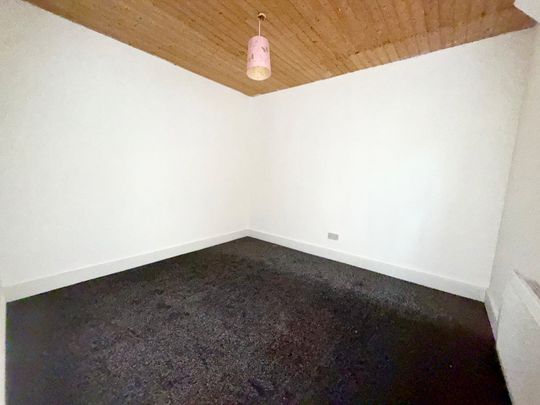 1 Bed Flat, Streathbourne Road, SW17 - Photo 1