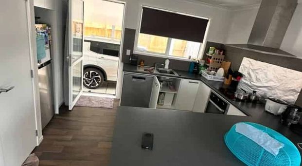 Charming 3-Bedroom Family Home in Papakura, Auckland - Photo 1