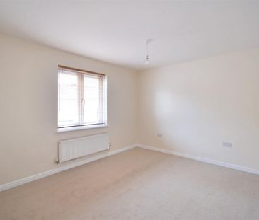 Typhoon Way, Brockworth - Photo 5