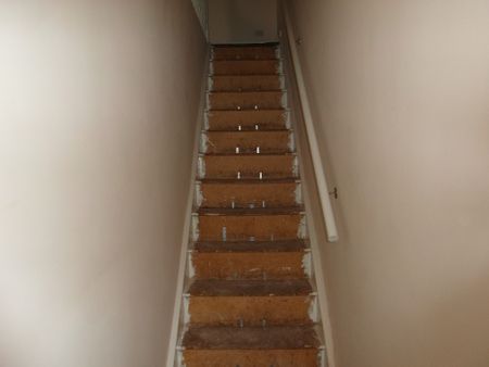 ***Available NOW* A one bedroom second floor property in the heart of Normanton Road. Providing excellent access to Derby City Centre and all local amenities. The property comprises of a large bedroom with separate bathroom, leading on to a eat in kitchen. - Photo 4