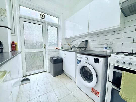 House share to rent - Photo 1