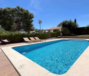 5-bedroom apartment for rent in La Pobla de Vallbona, Valencia - Photo 4