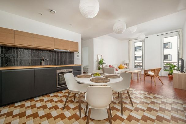 Location Appartement 5 pièces Meublé 92m² MARSEILLE 3ème - Photo 1