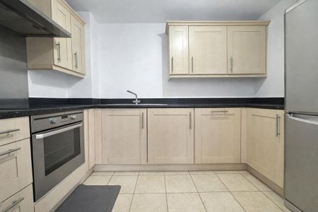 2 bedroom flat to rent - Photo 2