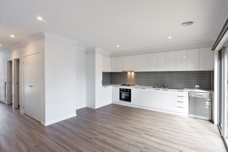 LOW MAINTENANCE UNIT IN SEBASTOPOL - Photo 3