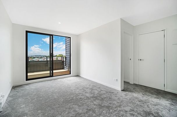 2 Bed Quality Apt+ Balcony/Parking- Free Water!!! - Photo 1