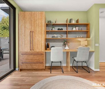 Single-Level Sophistication with Courtyard Elegance - Photo 5