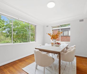 Double Storey Brick House - Photo 2