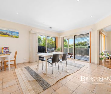 Spacious Family Home in Prime Woolooware Location - Photo 3