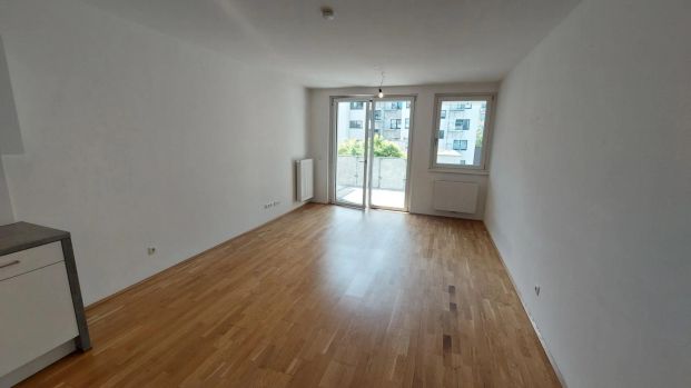 Kleine 2-Zimmer-Balkon-Wohnung. Miete ohne Garage 821 p.m. Schenkendorfgasse78 w7 - Photo 1