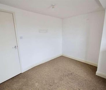 Sea Road, Boscombe, Boscombe, BH5 - Photo 2