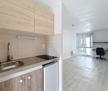 Appartement à louer - REIMS- QUARTIER STE ANNE - Photo 1