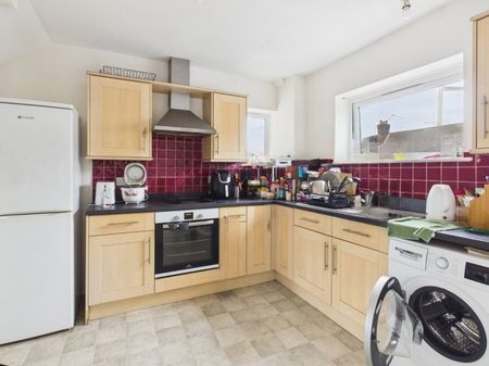 Grove Court, Beaconsfield, Buckinghamshire,HP9 - Photo 3