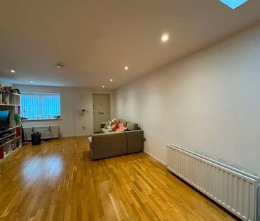 St Ives Road, Maidenhead, Berkshire, SL6 - Photo 2