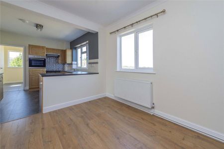 3 bedroom semi-detached house to rent - Photo 4