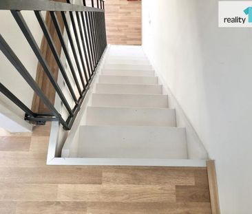 Pronájem bytu 3+kk 65 m², Drnovská 22, Praha Ruzyně - Photo 1