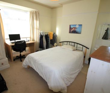 4 bedroom terraced house to rent - Photo 3