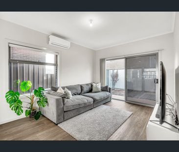 Spacious, Semi furnished 2 Bedroom Home! - Photo 2