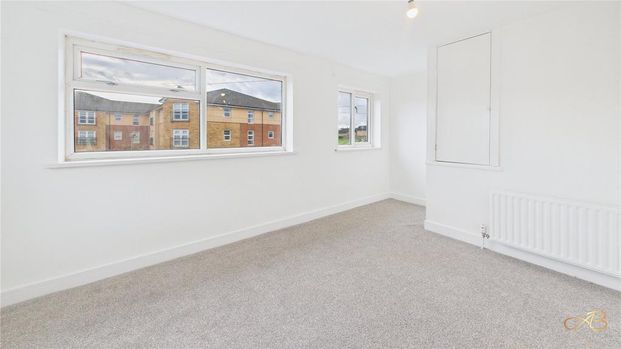 2 bedroom end of terrace house to rent - Photo 1