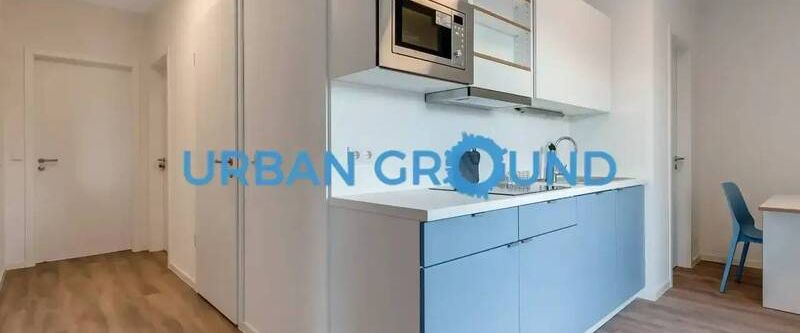 Vollständig eingerichtetes Privatzimmer mit gemeinsamer Terrasse in einer gemischten 3er WG - Photo 1