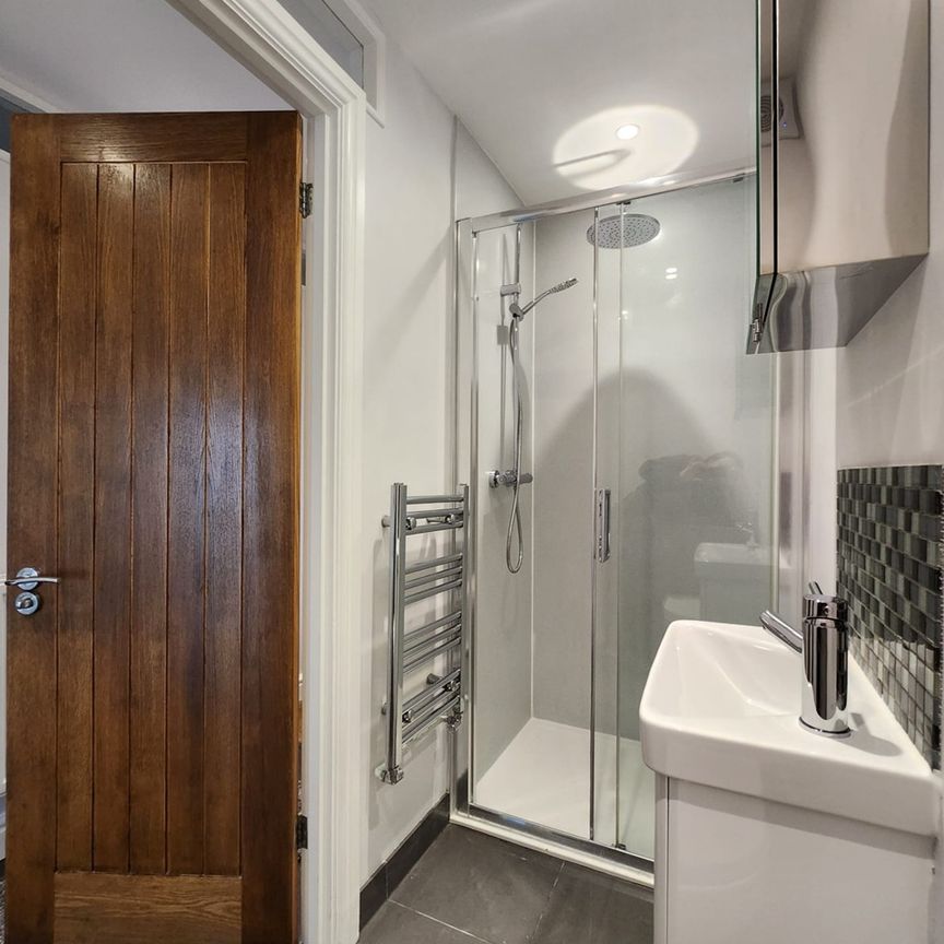 1 Bed Flat, Totterdown, BS4 - Photo 1