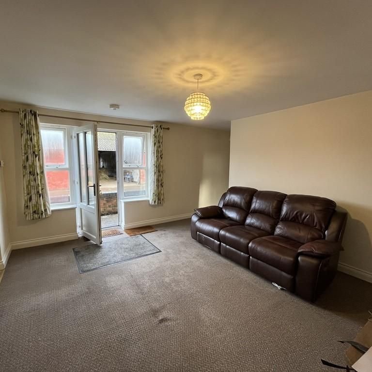 2 bedroom detached bungalow to rent - Photo 1
