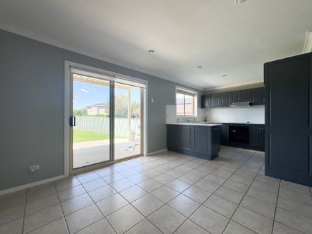 4 Bedroom Family Home - Photo 2
