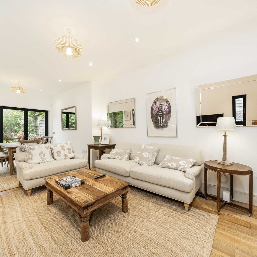 Victoria Road, Queens Park, NW6, London - Photo 1