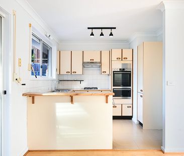 Recently renovated ready to move right in - Photo 3