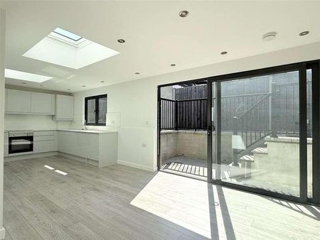 Etchingham Park Road, London, N3 - Photo 4