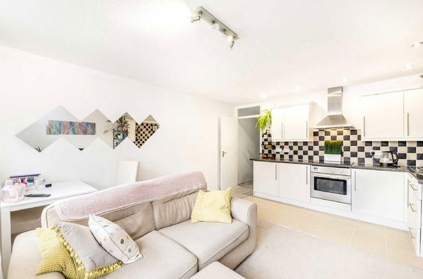 1 bedroom flat to rent - Photo 1
