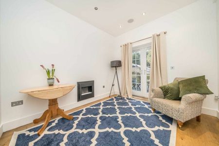 Hampton Court Road, East Molesey, KT8 - Photo 2