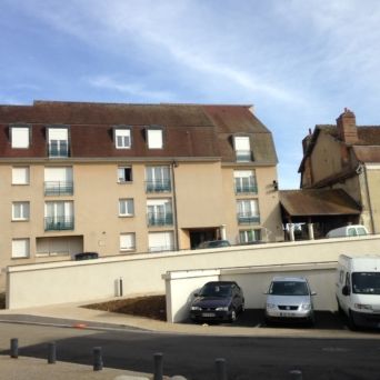 ST FLORENTIN CENTRE VILLE - T3 DE 75M² LUMINEUX DANS RESIDENCE SECURISEE - Photo 4