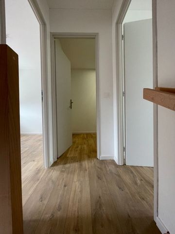 Maison rénovée 2 chambres, un bureau Tourcoing - Photo 2