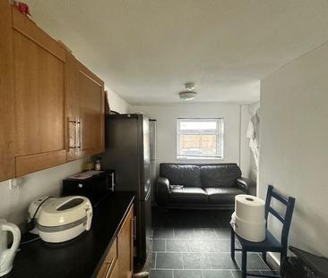 6 bedroom house of multiple occupation to rent - Photo 6