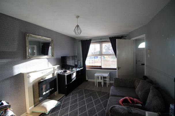 Temple Row, Colton, Leeds - Photo 1