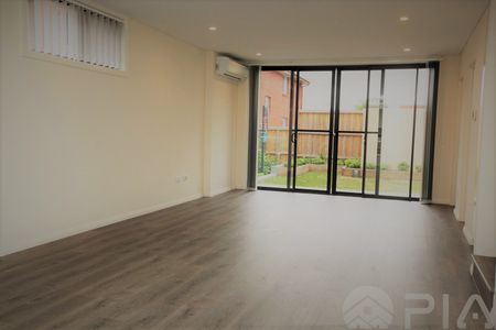 Perfect 3 plus study townhouse with walking distance to town centre - Photo 4