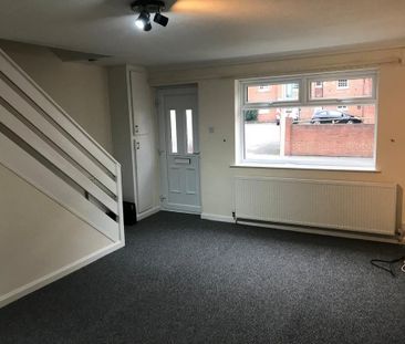 2 bedroom end of terrace house to rent - Photo 3