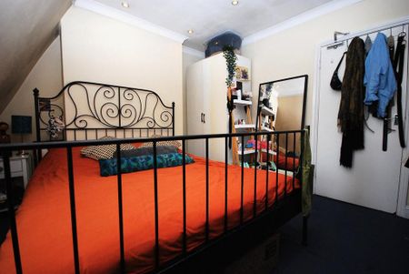 3 bedroom maisonette to rent - Photo 4