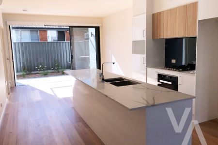 2/78 Selwyn Street, Merewether NSW 2291 - Townhouse For Rent | Domain - Photo 4