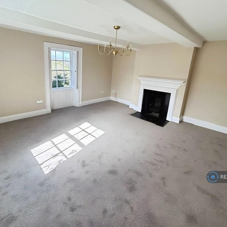 4 bedroom semi-detached house to rent - Photo 1