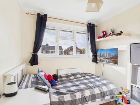 3 bedroom semi-detached house to rent - Photo 5