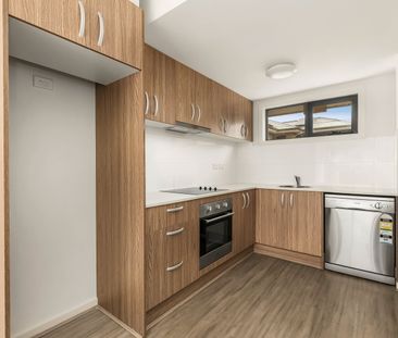 DOUBLE STORY 1 BEDROOM APARTMENT NEAR MONASH! - Photo 4