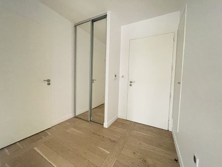 Appartement Ile de la Jatte, deux chambres en RDC, avec jardin de 146 m2. - Photo 5