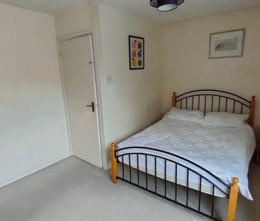 2 bedroom end of terrace house to rent - Photo 5