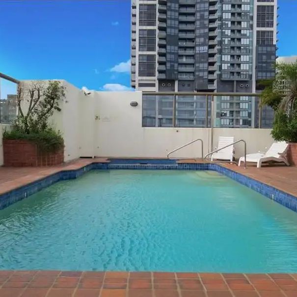 “ENJOY CITY LIVING ! Two bedrooms + Study/Third bedroom” - Photo 1