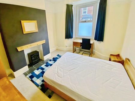 3 bedroom terraced house to rent - Photo 5