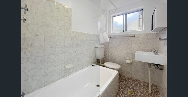 Updated Two bedroom unit with outlook - Photo 1